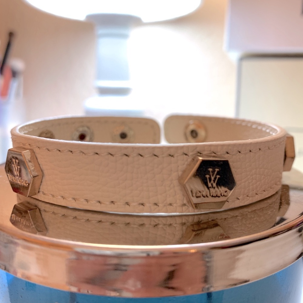 Vera Wang adjustable leather bracelet